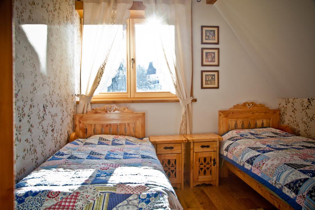 Dom Pod Smokami Appartement Bukowina Tatrzańska Buitenkant foto