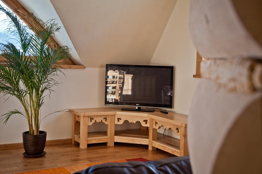 Dom Pod Smokami Appartement Bukowina Tatrzańska Buitenkant foto